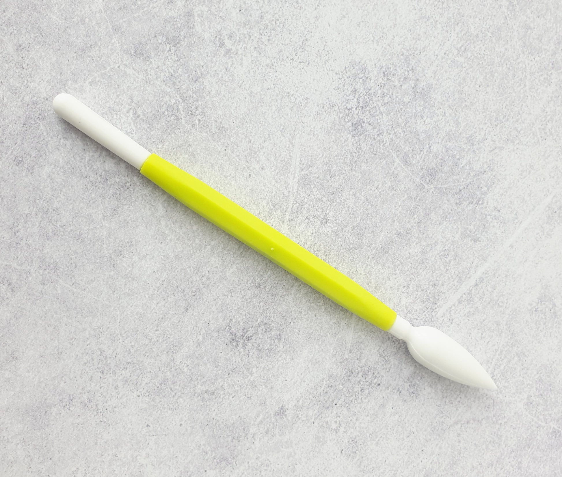  Bulbulous Cone tool is an extremely  versatile tool to be used to hallow and emboss a variety of shapes for fondant , especially for frilling fondant to make borders, waves or skirts/dresses on figurines 